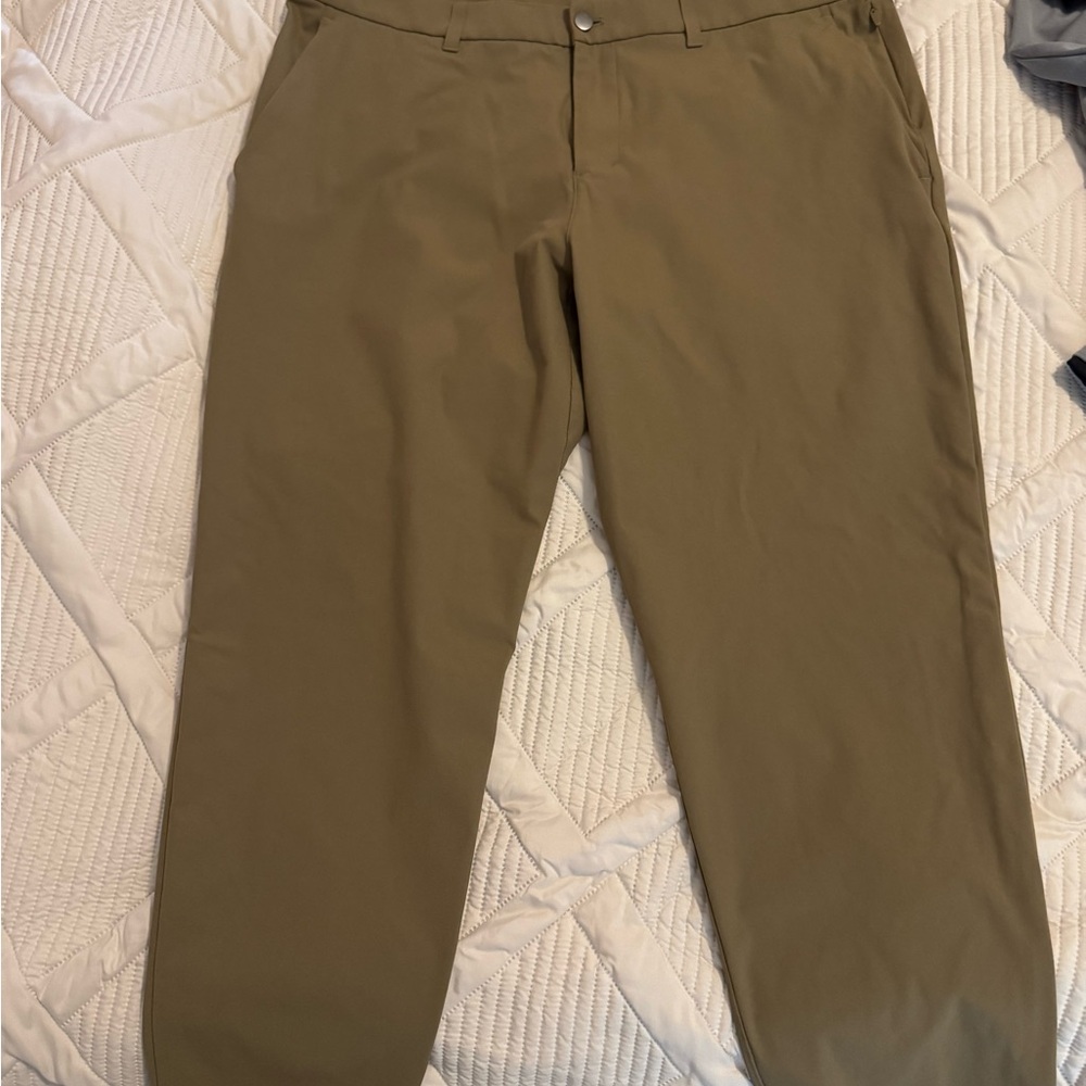 Lululemon Men's Chino Pants in Dark Khaki 40 x 28 inseam